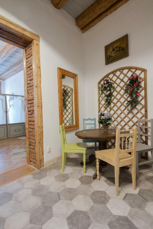 1881 Old Town Bed & Breakfast Braşov